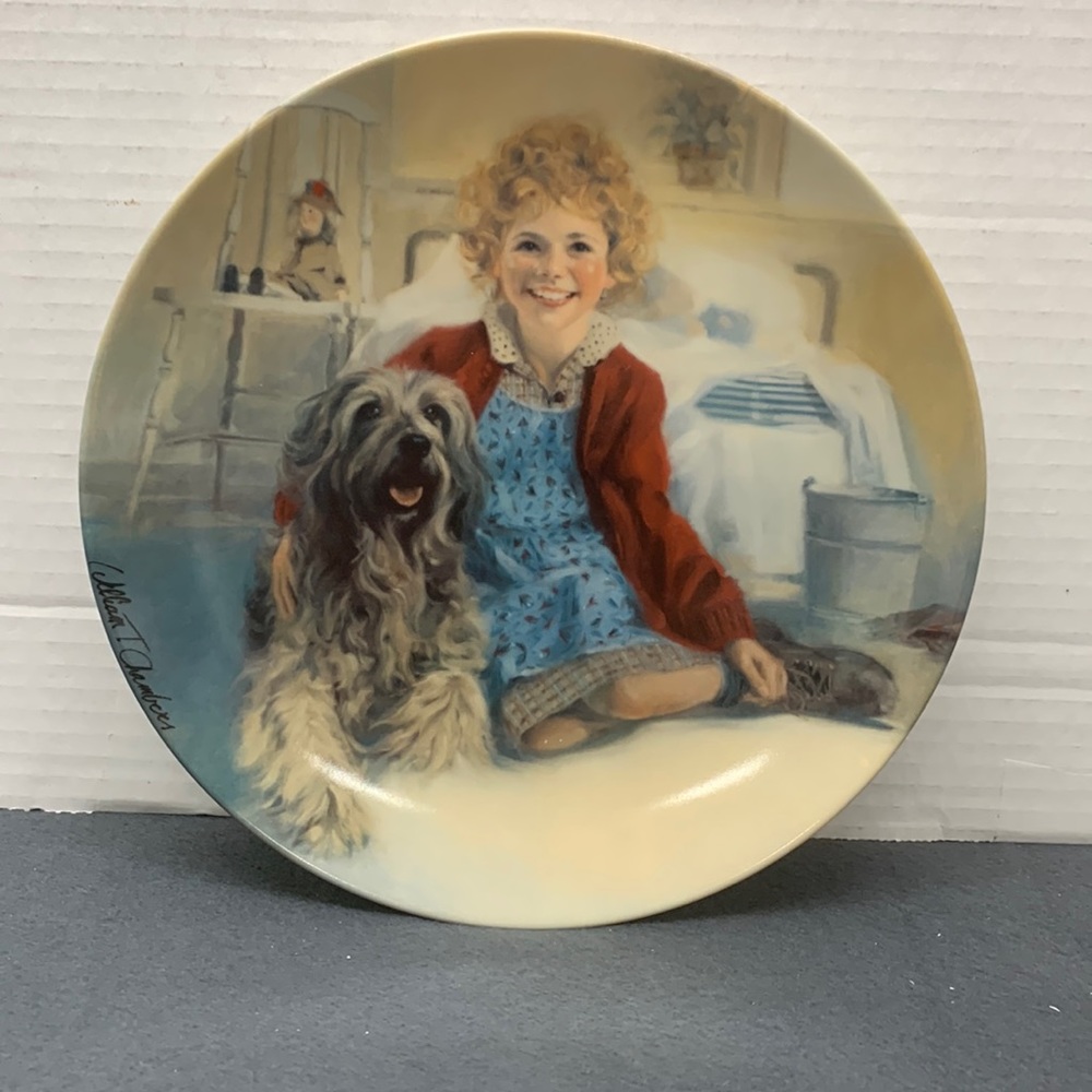 Annie & Sandy 1st Issue in the Annie Collector’s Plate